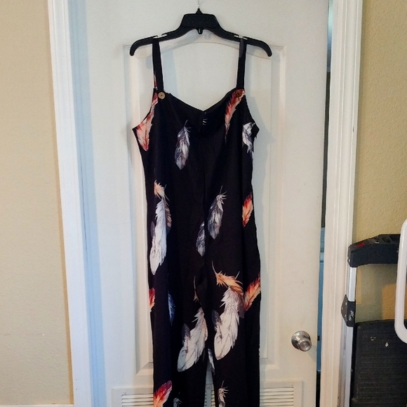 Pants - Chic Black Feather Print Jumpsuit